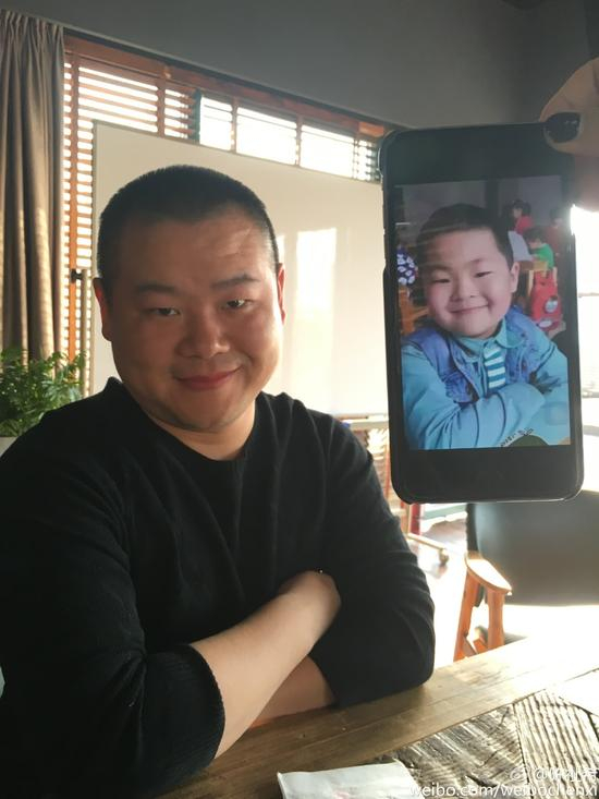 岳云鹏和小男孩撞脸