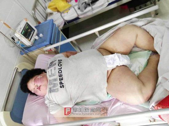 胡豪杰在医院治疗。