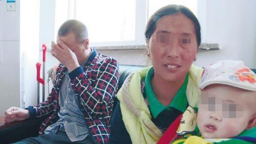 看到险被溺死的孩子，夫妻俩百感交集