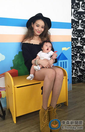 欧弟老婆郑云灿和女儿