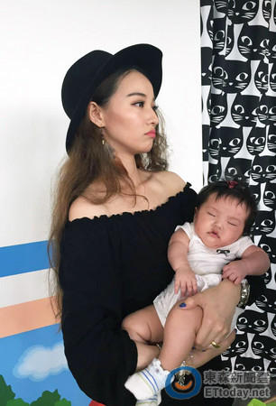 欧弟老婆郑云灿和女儿