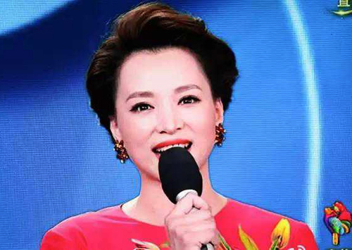 董卿