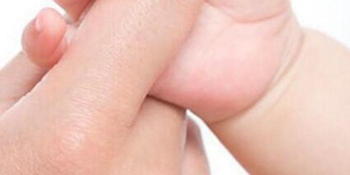 怎样正确防治小儿灰指甲?