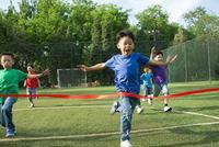一定要让孩子在6岁前“玩够”