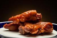 “大猪蹄子”成网红 真的能美容又能催乳吗?