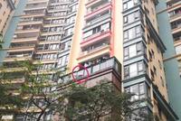 三岁女童15楼坠下 家长迟迟不现身