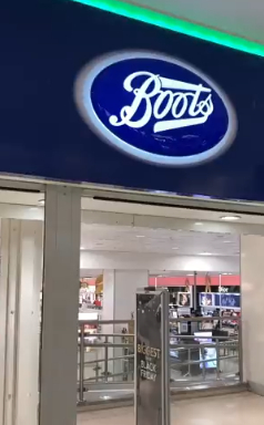 英国博姿门店资料图。图源外媒