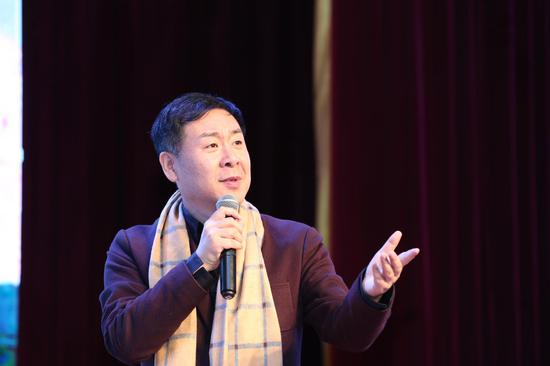 中国著名朗诵艺术家詹泽