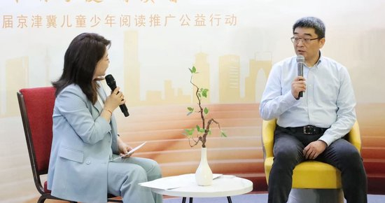 发布会后，金鑫接受了多家媒体的采访，进一步阐述公益理念。