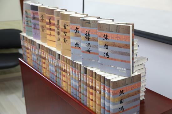 《中国历史文化名人传记》丛书迄今已经推出七辑（70部）