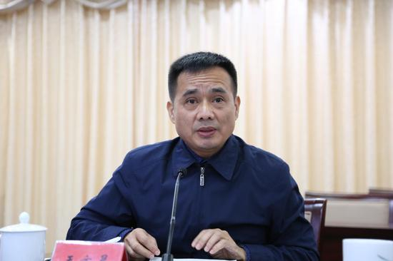 王方晨是文学鲁军的重要代表