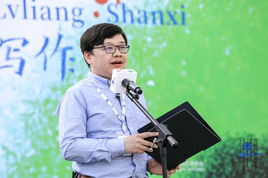 徐晨亮在村庄故事朗读会活动现场