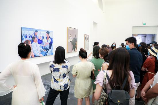 “紧急中的沉思”展览