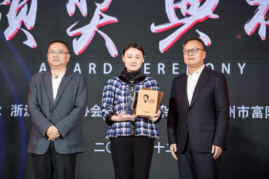 马小淘《骨肉》获得中篇小说提名奖