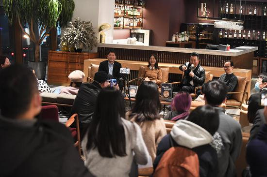 “万物有爱，向阳生长——曾剑《向阳生长》新书分享会”活动现场