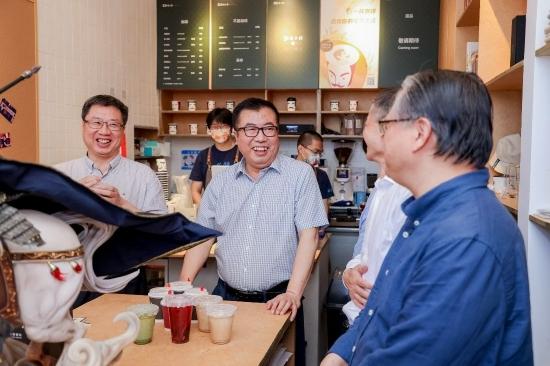 人民文学出版社社长臧永清介绍人文之宝