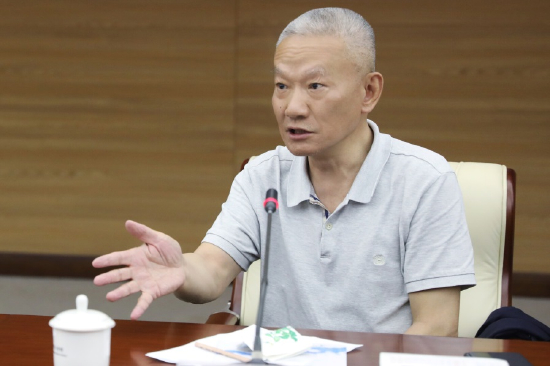 中国出版协会理事长邬书林