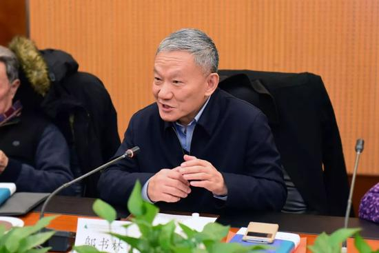 邬书林：生动呈现了那代人生活的喜怒哀乐、浪漫与幽默