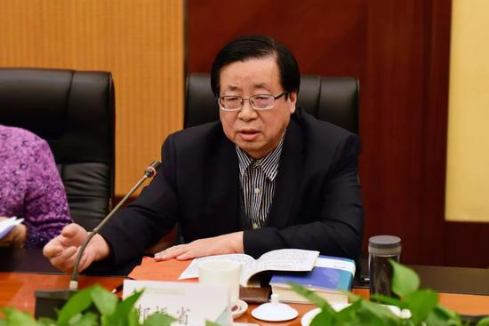 郝振省：《长乐》再版是聂震宁回归作家身份的信号