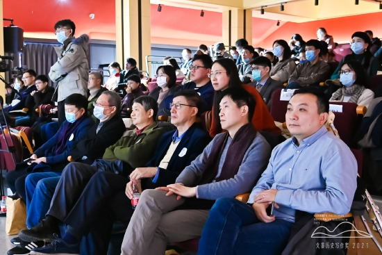 典礼现场，第一排左起：许宏、王笛、罗新、刘北成、杨念群、宋念申