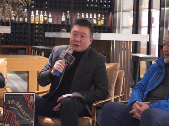李南认为刘雪枫这本书是写给音乐爱好者里面想去探究音乐更深层次东西的人的