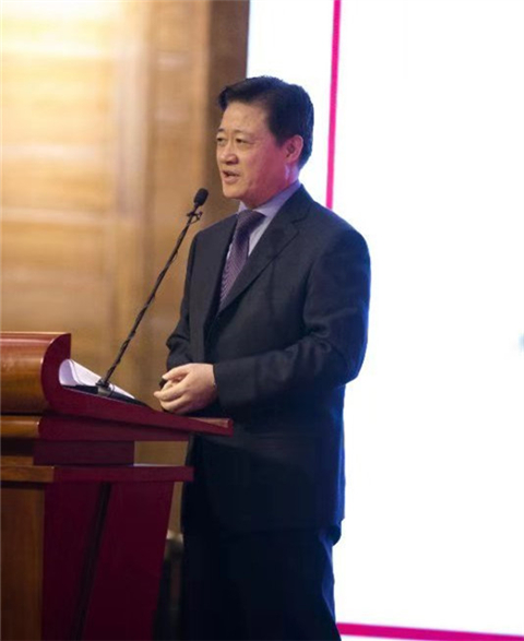 山东出版集团有限公司总经理王次忠主持盛典