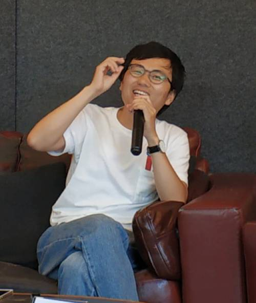 远子坦言《白日漫游》命名灵感来自法国作家塞利纳《茫茫黑夜漫游》