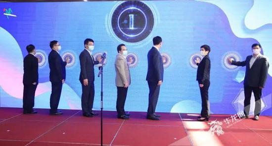 “百本好书送你读”活动启动仪式（来源：新重庆客户端）