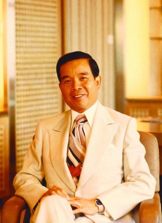 郑裕彤博士