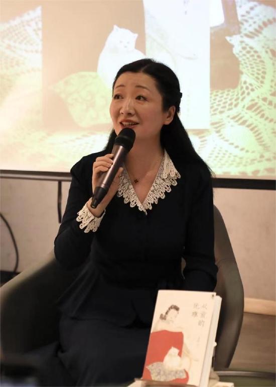 李舒想通过《从前的优雅》传递给读者走出至暗时刻的力量