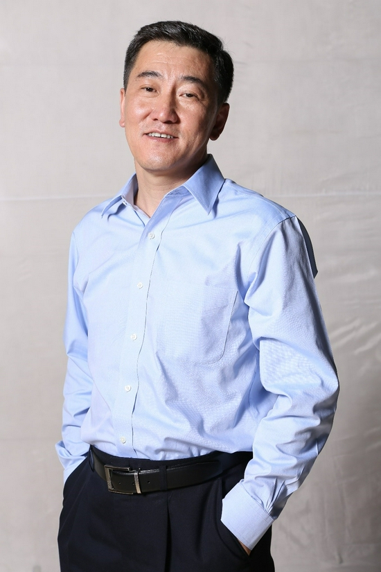 主编张一清