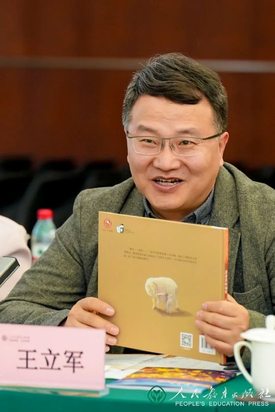 中国美协漫画艺术委员会秘书长、中国关心下一代工作委员会专家委员王立军
