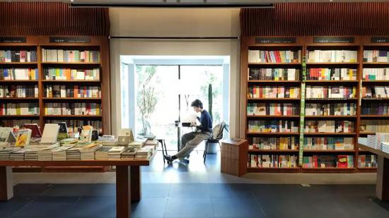 PageOne·三里屯店