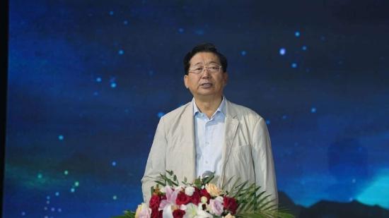 北京出版集团党委书记、董事长康伟致辞(主办方供图)