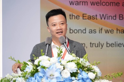 雅南文化传媒出版股份公司总编辑梅英俊发言
