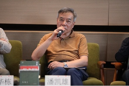 潘凯雄 中国作家协会小说委员会副主任、中国出版集团原副总裁