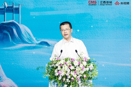 中央广播电视总台央视频公司董事长、总经理，央视网党委书记、董事长过彤
