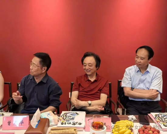 《老虎的诗》以其天真烂漫、童言无忌的风格，令与会专家、老师们读之会心一笑