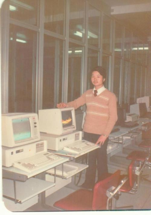 图 1985年徐孝雅在杭州自动化研究所