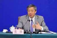 央行行长回应是否降息:保持定力 坚持稳健取向