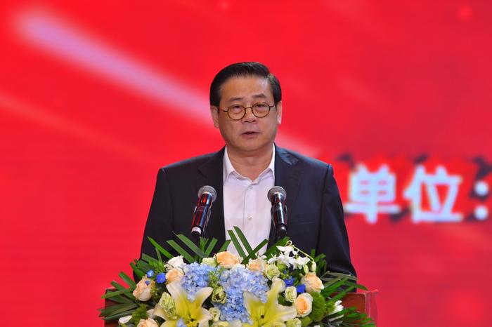 书画频道中国书画艺术研究院院长徐里发言