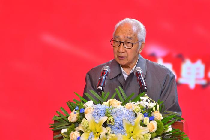 中国美术家协会名誉主席靳尚谊讲话