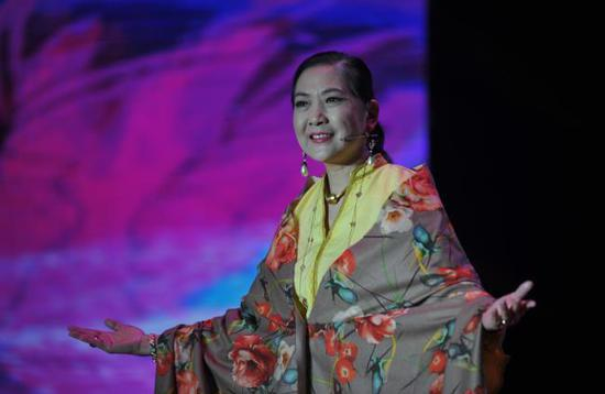 （著名表演艺术家沈丹萍朗诵《面朝大海，春暖花开》）