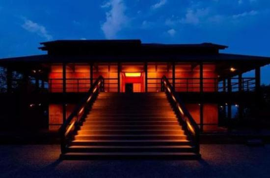 《光之馆》，James Turrell