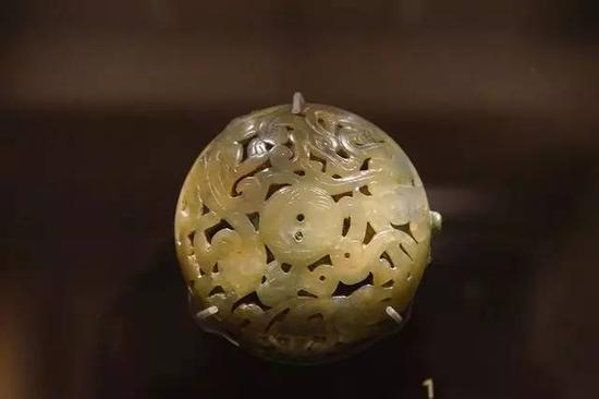 装饰配件 东周或汉初，公元前3-2世纪；汉，公元前1世纪-1世纪