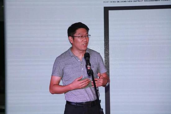 “36”个展场空间代表雕刻时光中西区总经理王卫国发言