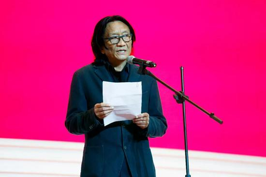 中央美术学院副院长苏新平致辞