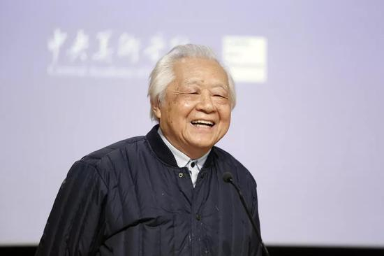 中央美术学院前党委书记、著名雕塑家盛杨