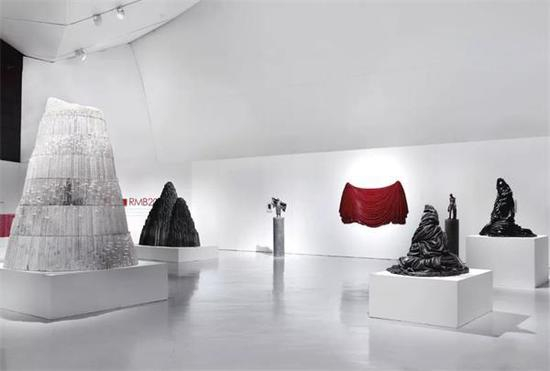 张伟个展现场&nbsp; 2013&nbsp; 供图/何桂彦