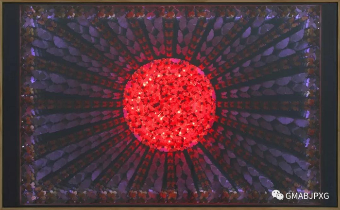 Nationalism&nbsp;2019&nbsp;综合材料 85x136x7cm